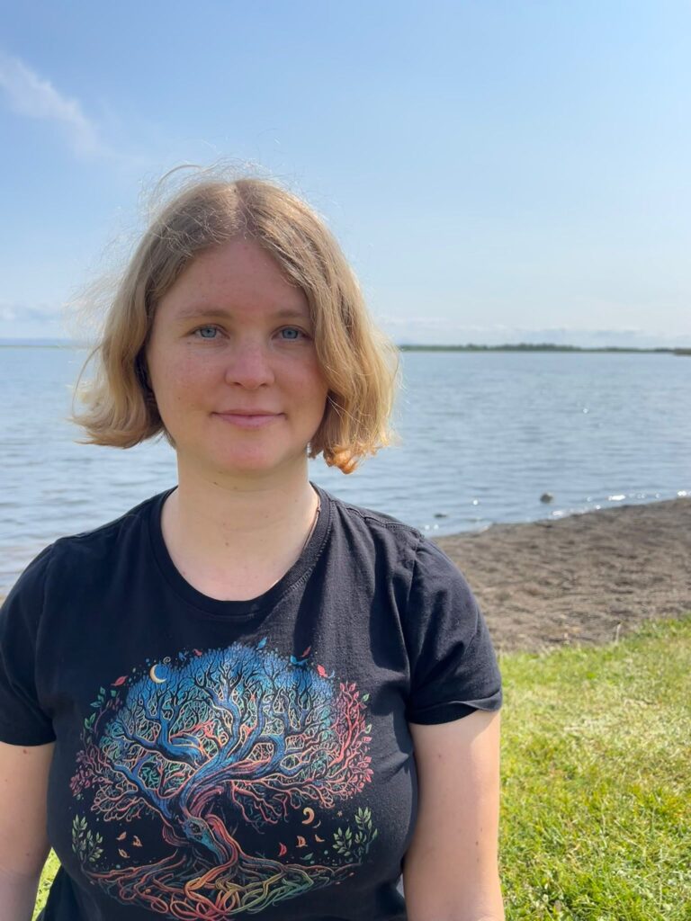 IcelandLakeAnkeSmileWelcome
